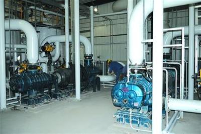 探訪青島首個天然氣供熱站 鍋爐設備噪音低